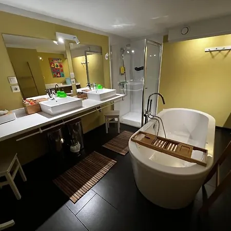 Belle Maison De Avec Piscine Chauffee *