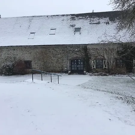Holiday home Belle Maison De Avec Piscine Chauffee Tremouille (Cantal)